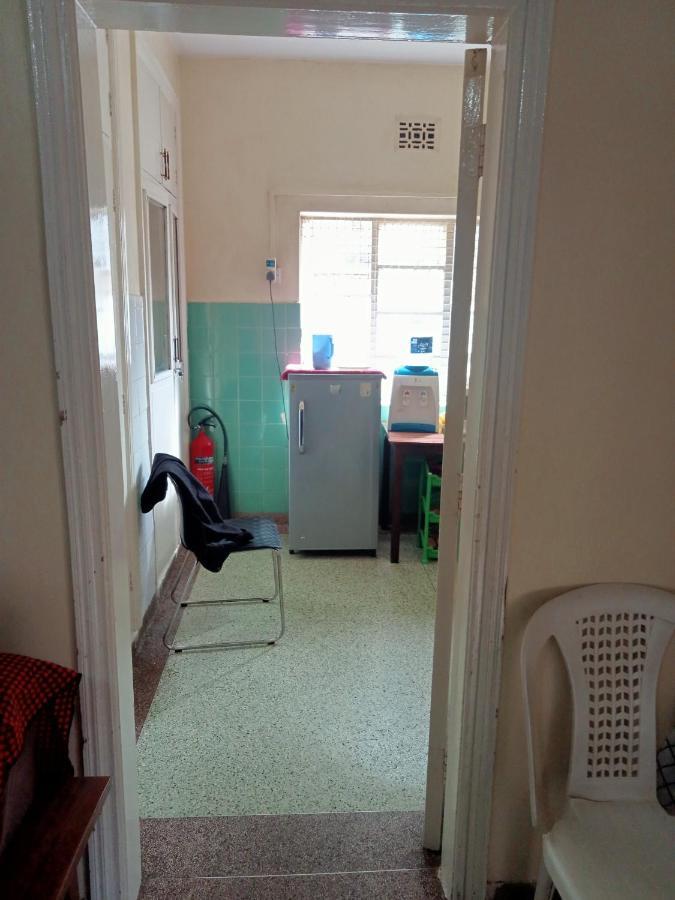 Pinkroses Gardens Hostel Nairobi Bagian luar foto