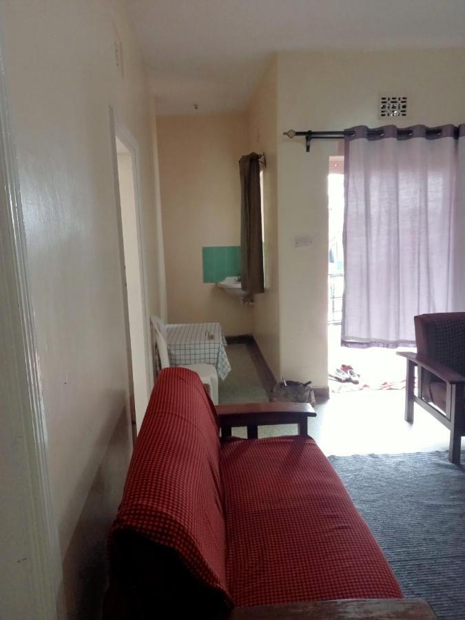 Pinkroses Gardens Hostel Nairobi Bagian luar foto