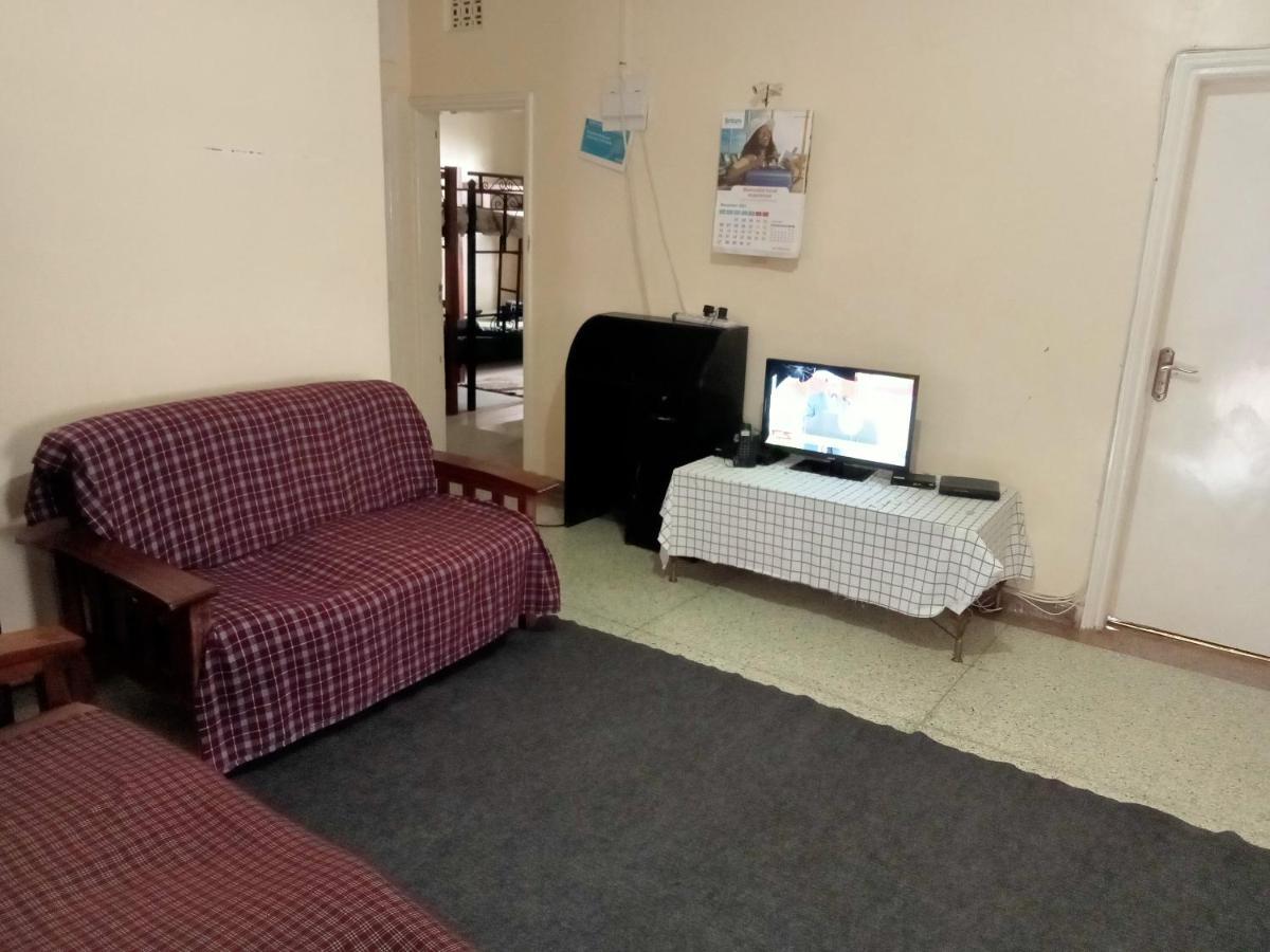 Pinkroses Gardens Hostel Nairobi Bagian luar foto
