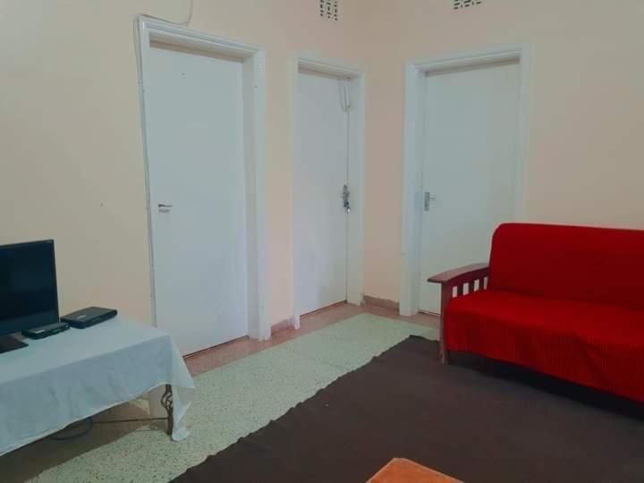 Pinkroses Gardens Hostel Nairobi Bagian luar foto