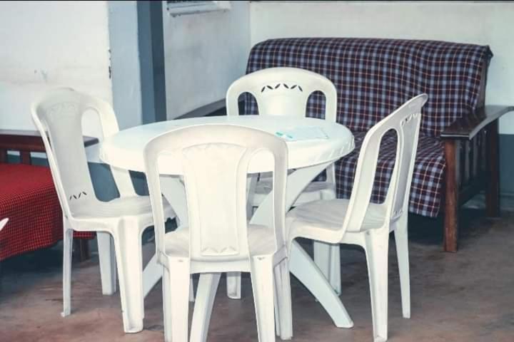 Pinkroses Gardens Hostel Nairobi Bagian luar foto