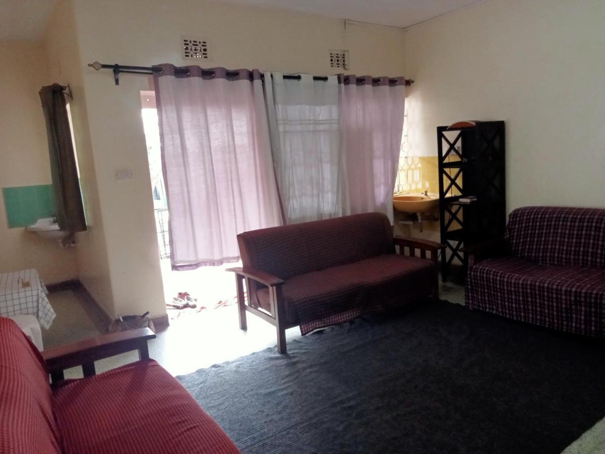 Pinkroses Gardens Hostel Nairobi Bagian luar foto