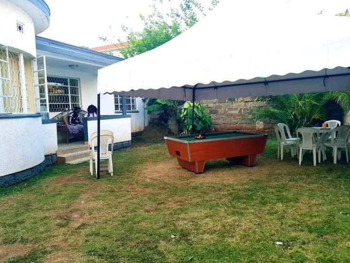 Pinkroses Gardens Hostel Nairobi Bagian luar foto